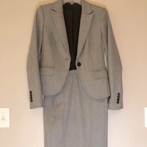 Suit. Express. Great condition. Size 2.